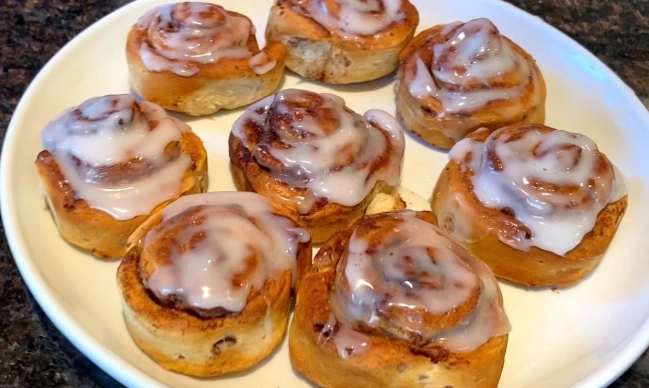 how to cook cinnamon rolls in air fryer