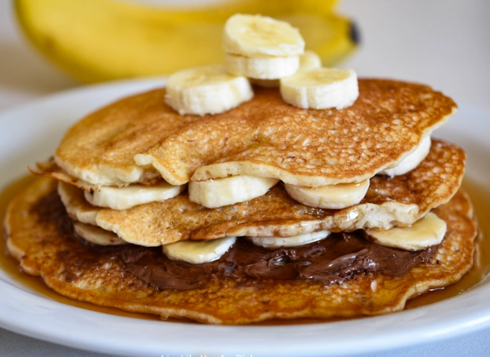 how to put banana on pancakes