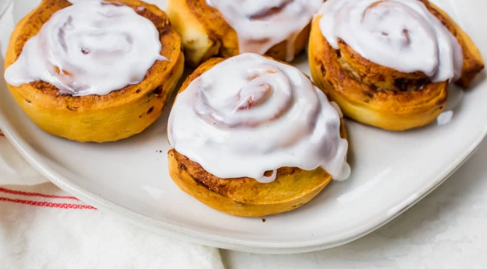 cinnamon rolls in air fryer