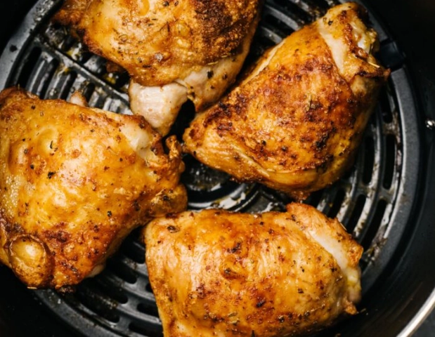 air fryer chicken thighs time and temp