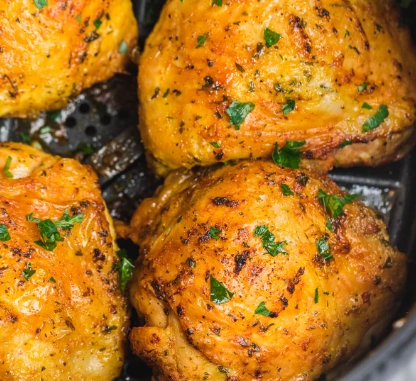 how long to air fry chicken thighs