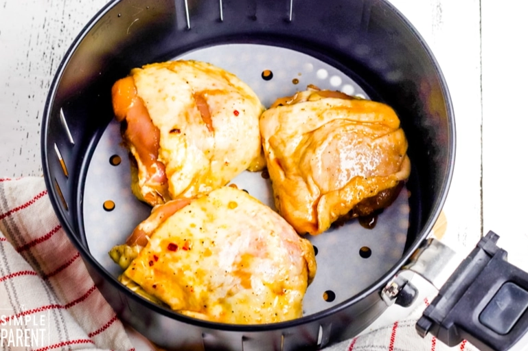 juicy air fryer chicken thighs