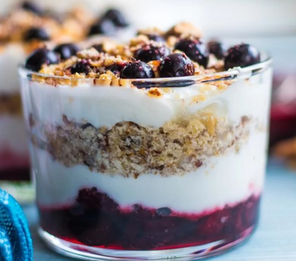 healthy breakfast parfait