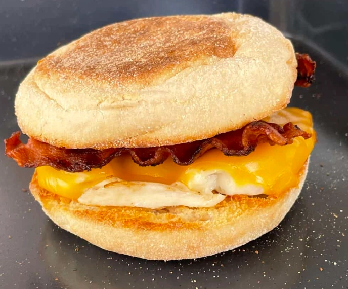 bacon egg and cheese sandwich recipe