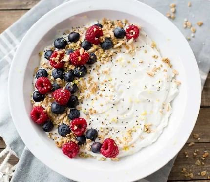 healthy breakfast parfait