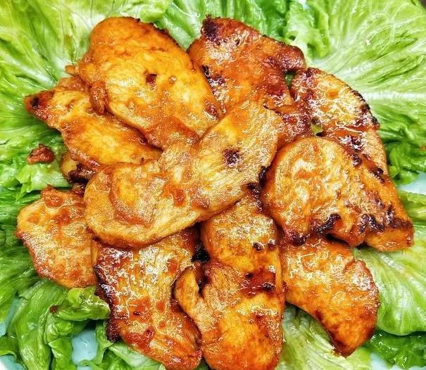 juicy chicken breast slices