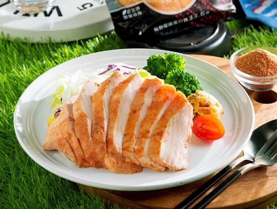 juicy chicken breast slices