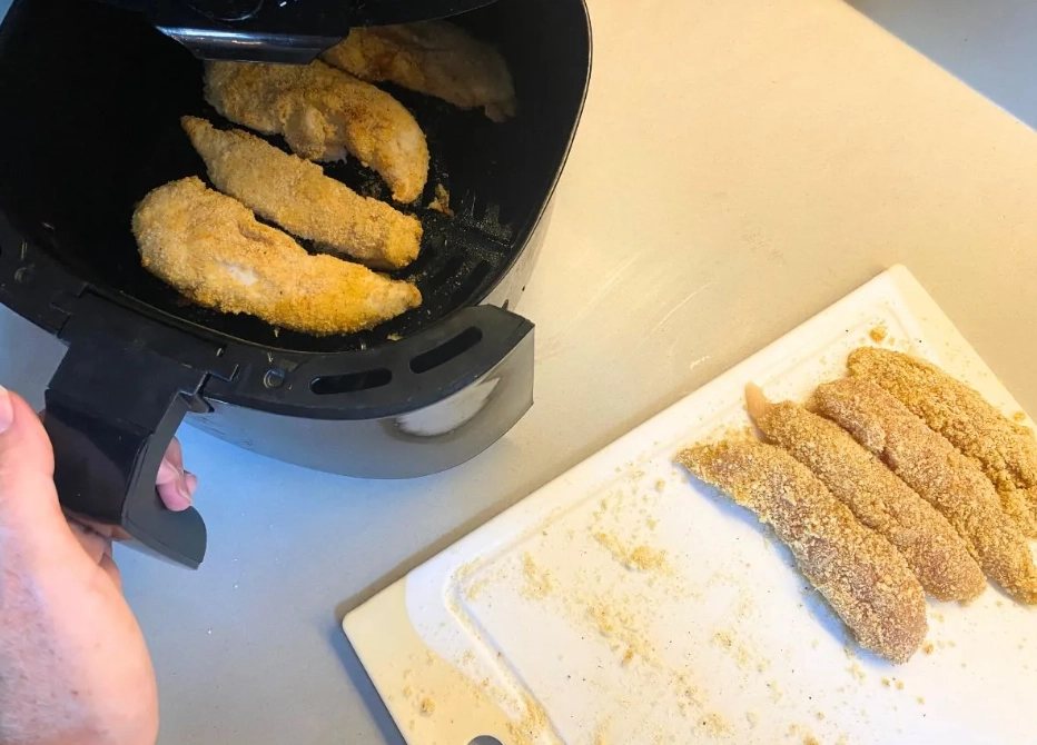 How long to cook chicken tenders in air fryer at 180